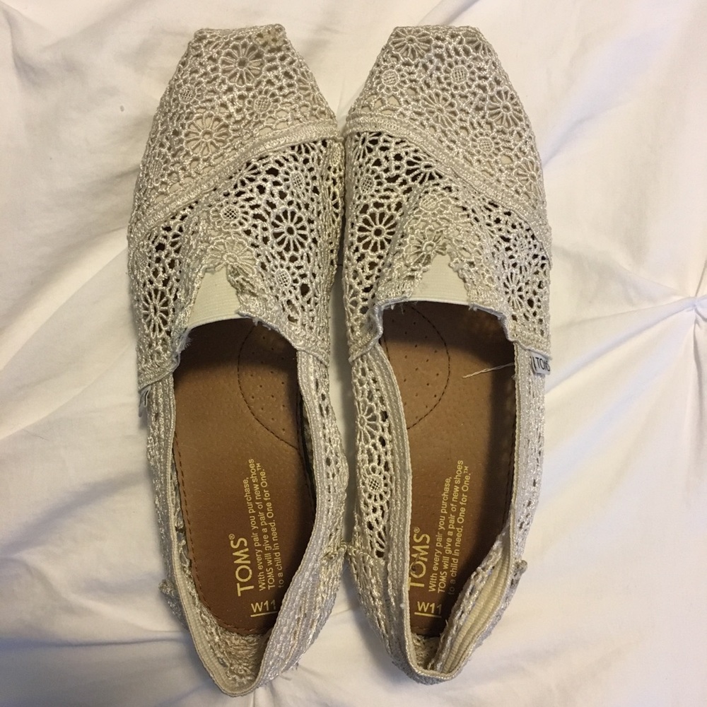 Cream crocheted Toms, size 11